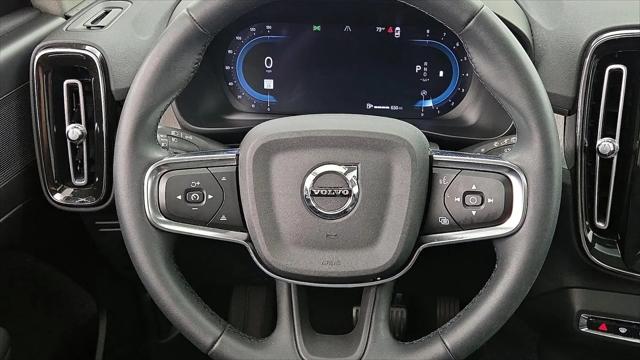 2023 Volvo XC40 B5 Plus Bright Theme