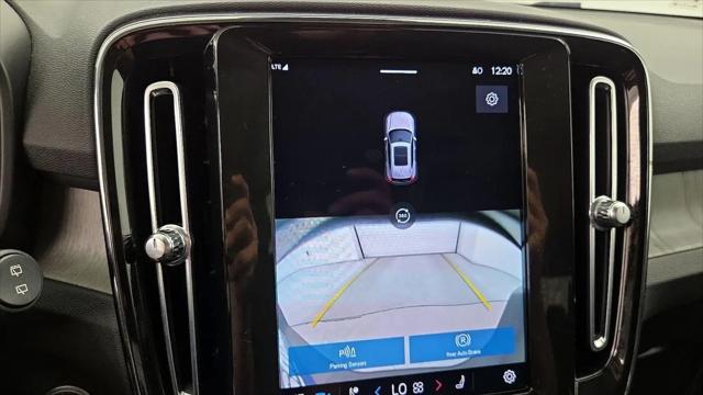 2023 Volvo XC40 B5 Plus Bright Theme