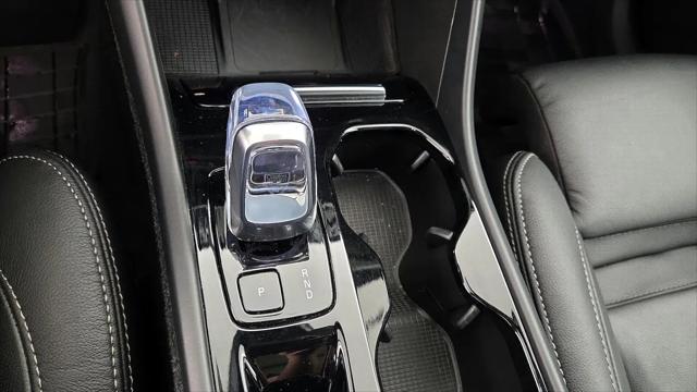 2023 Volvo XC40 B5 Plus Bright Theme