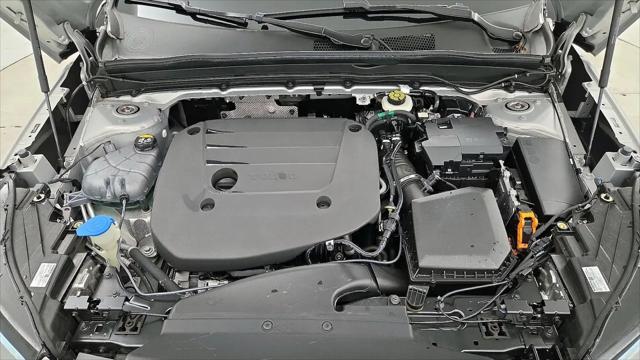 2023 Volvo XC40 B5 Plus Bright Theme