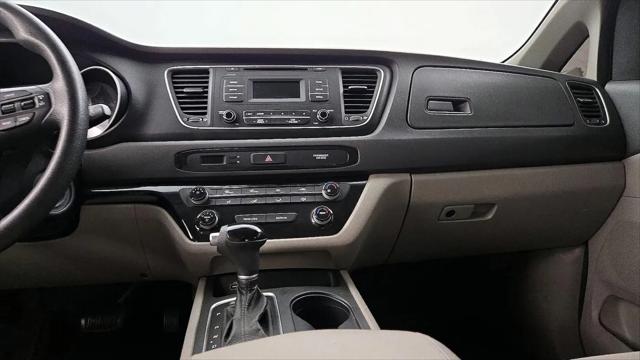2015 Kia Sedona L