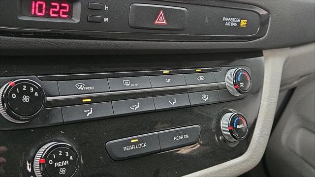 2015 Kia Sedona L