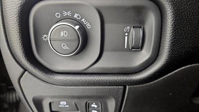 2025 Ram 1500 Lone Star Crew Cab 4x2 5'7" Box