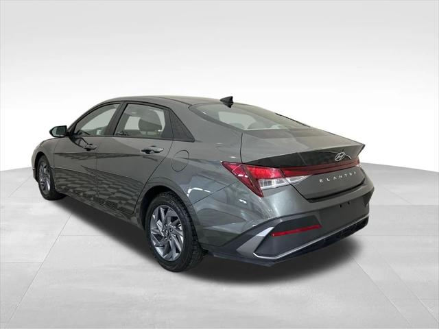 2024 Hyundai Elantra SEL 2024 Hyundai Elantra SEL