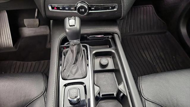 2020 Volvo XC90 T6 Momentum 6 Passenger