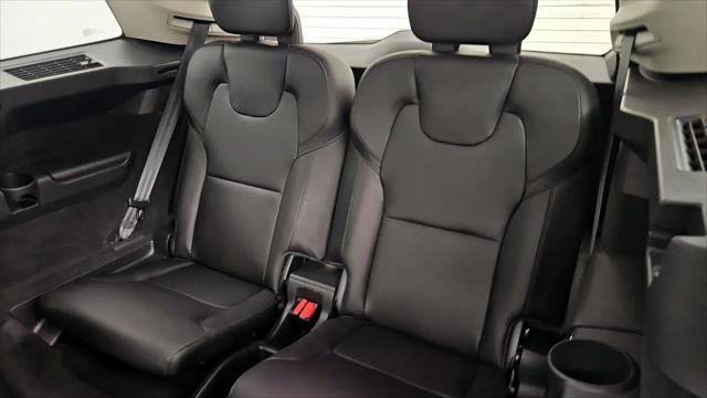 2020 Volvo XC90 T6 Momentum 6 Passenger