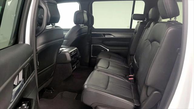 2024 Jeep Wagoneer Series II Carbide 4x4