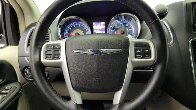 2016 Chrysler Town & Country Touring