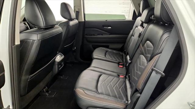 2023 Nissan Pathfinder Platinum 4WD