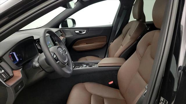 2023 Volvo XC60 B5 Plus Dark Theme