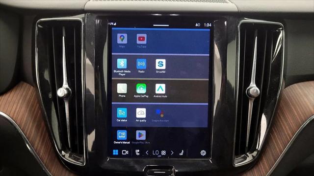 2023 Volvo XC60 B5 Plus Dark Theme