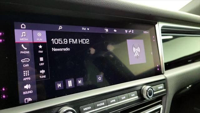 2021 Porsche Macan Macan