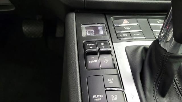 2021 Porsche Macan Macan