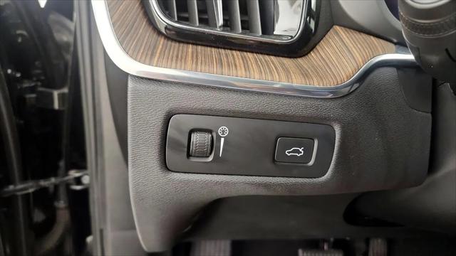 2022 Volvo XC60 B5 Inscription