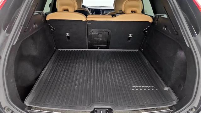 2022 Volvo XC60 B5 Inscription
