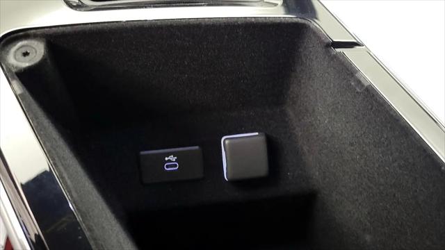 2024 Cadillac iQ Luxury w/1SE