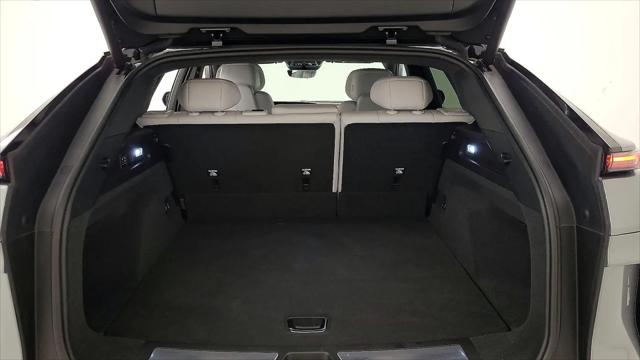 2024 Cadillac iQ Luxury w/1SE