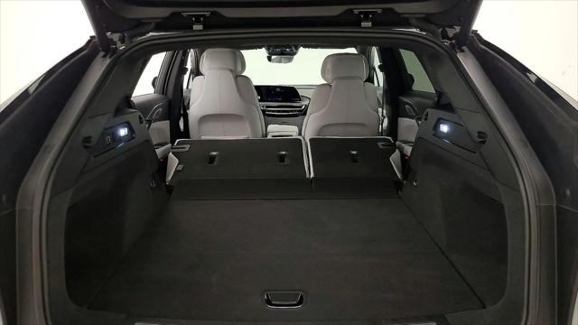 2024 Cadillac iQ Luxury w/1SE