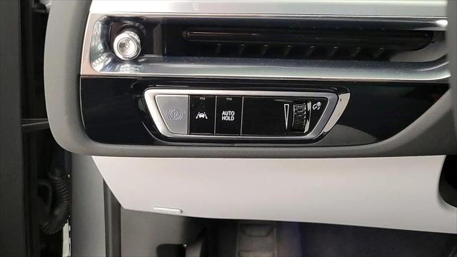 2024 Cadillac iQ Luxury w/1SE