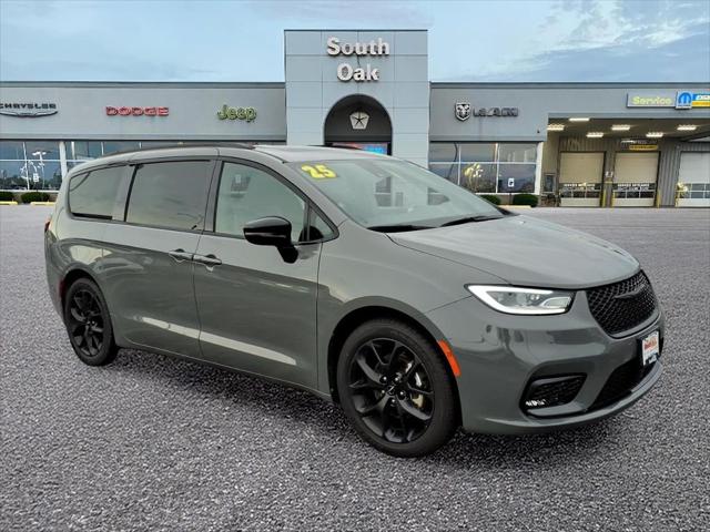 2025 Chrysler Pacifica Limited for sale in Matteson, IL