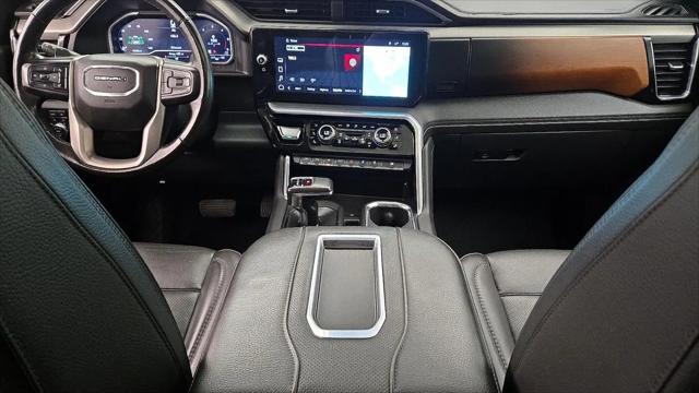 2022 GMC Sierra 1500 4WD Crew Cab Short Box Denali