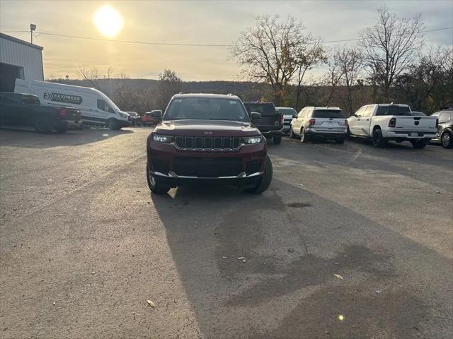 2024 Jeep Grand Cherokee L Laredo 4x4