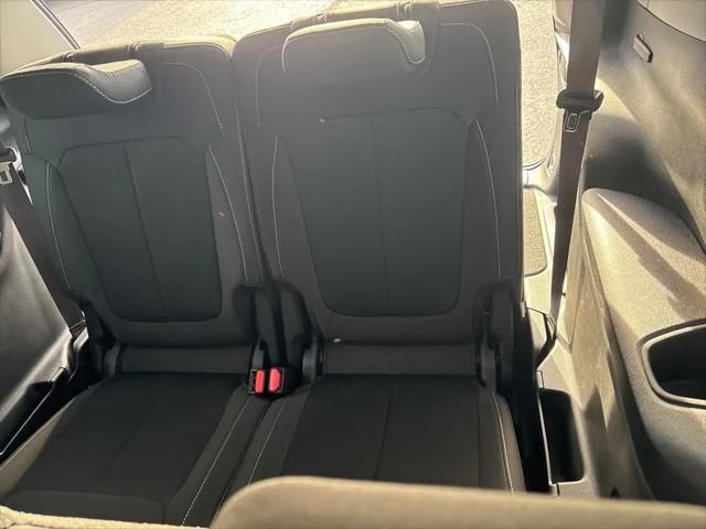 2024 Jeep Grand Cherokee L Laredo 4x4