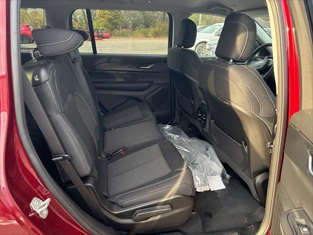 2024 Jeep Grand Cherokee L Laredo 4x4