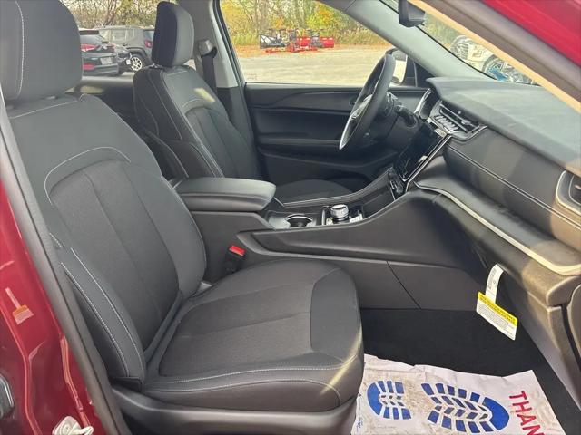 2024 Jeep Grand Cherokee L Laredo 4x4