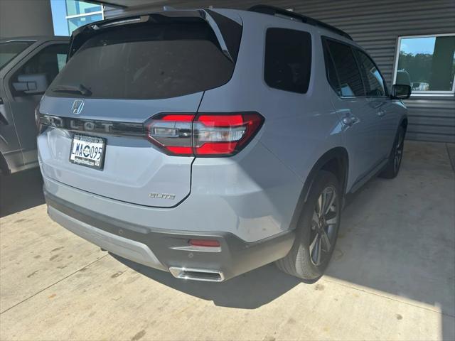 2023 Honda Pilot AWD Elite