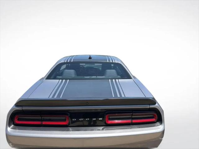 2016 Dodge Challenger R/T Shaker