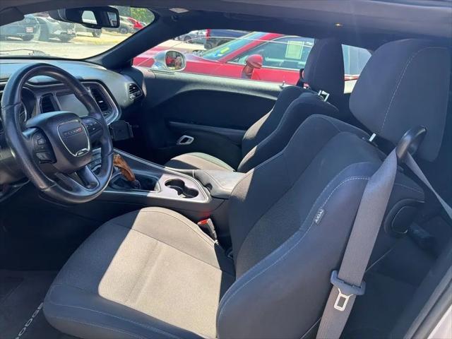 2016 Dodge Challenger R/T Shaker