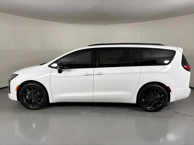 2027 Chrysler Pacifica Limited