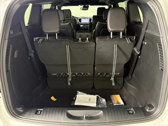 2027 Chrysler Pacifica Limited