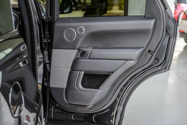 2016 Land Rover Range Rover Sport 5.0L V8 Supercharged SVR