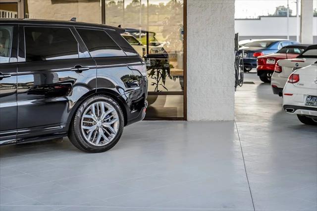 2016 Land Rover Range Rover Sport 5.0L V8 Supercharged SVR
