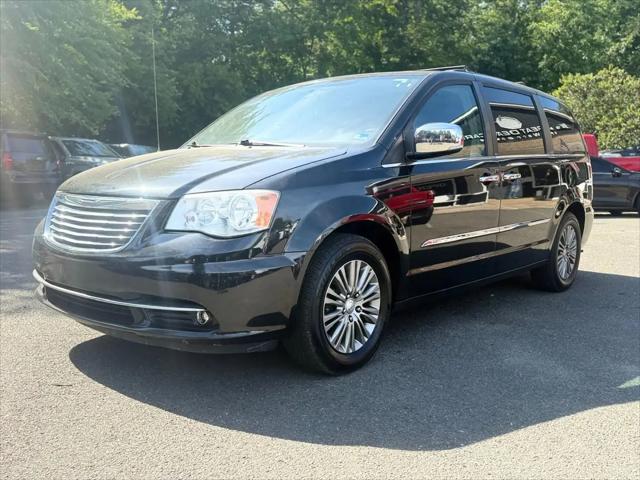2014 Chrysler Town & Country Touring-L