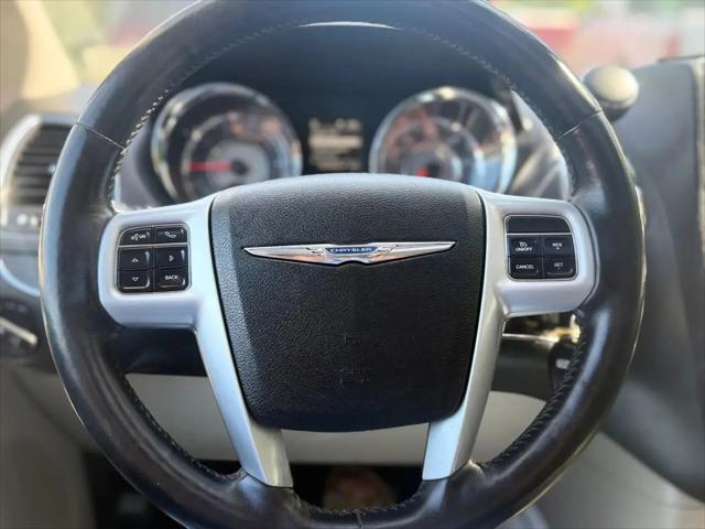 2014 Chrysler Town & Country Touring-L