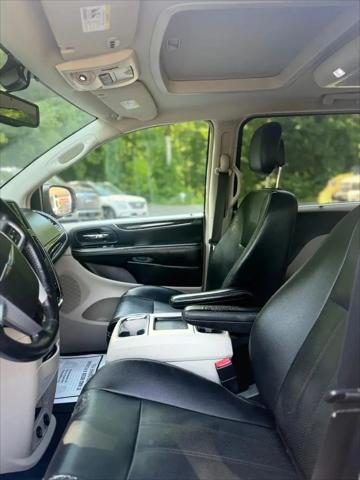 2014 Chrysler Town & Country Touring-L
