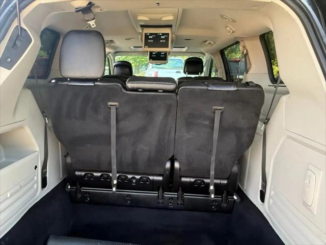 2014 Chrysler Town & Country Touring-L