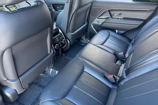 2025 Land Rover Range Rover P530 SE