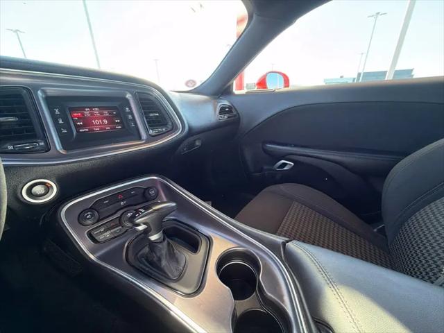 2016 Dodge Challenger SXT