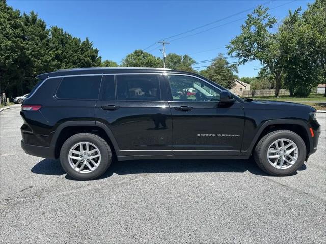 2023 Jeep Grand Cherokee L Laredo 4x2