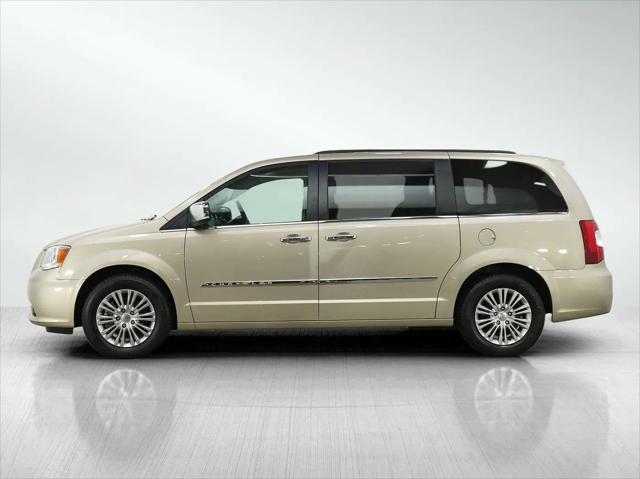 2015 Chrysler Town & Country Touring-L