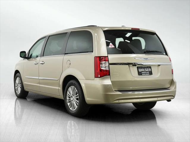 2015 Chrysler Town & Country Touring-L