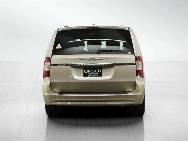 2015 Chrysler Town & Country Touring-L