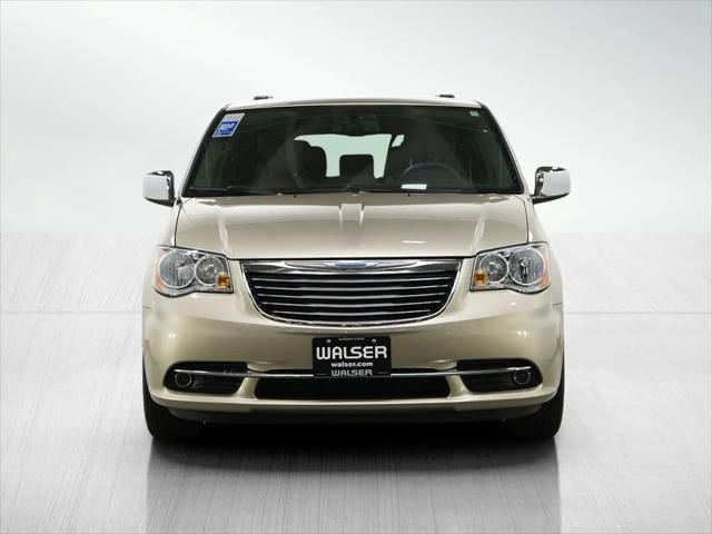2015 Chrysler Town & Country Touring-L