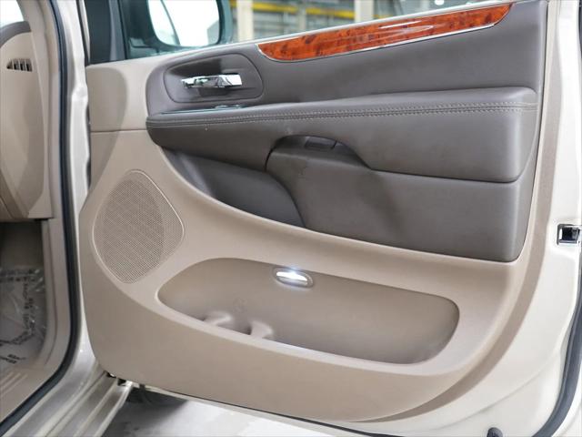 2015 Chrysler Town & Country Touring-L