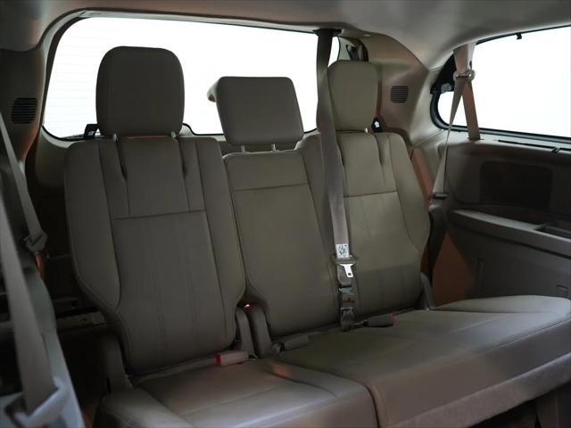 2015 Chrysler Town & Country Touring-L
