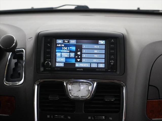 2015 Chrysler Town & Country Touring-L